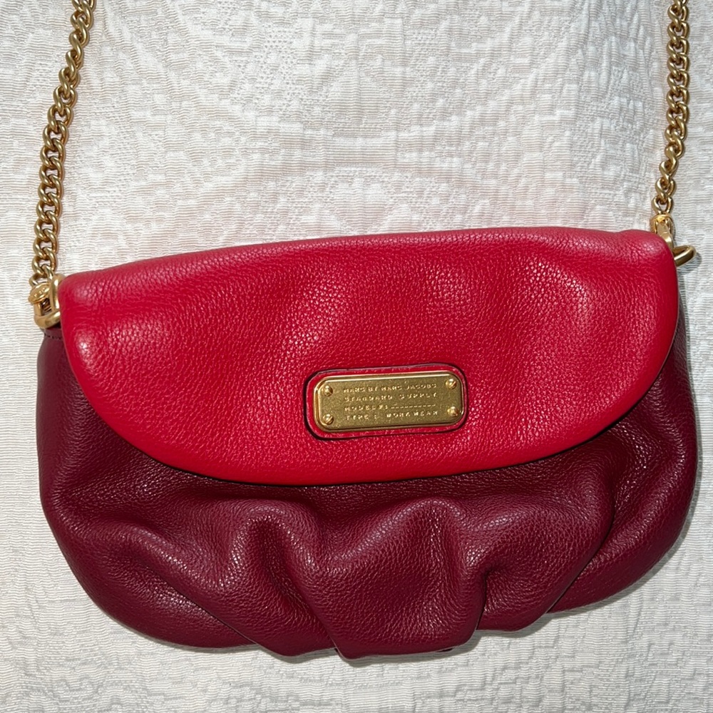 Marc Jacobs mini bag with card holder included!!!! A MUST!!! 🫶